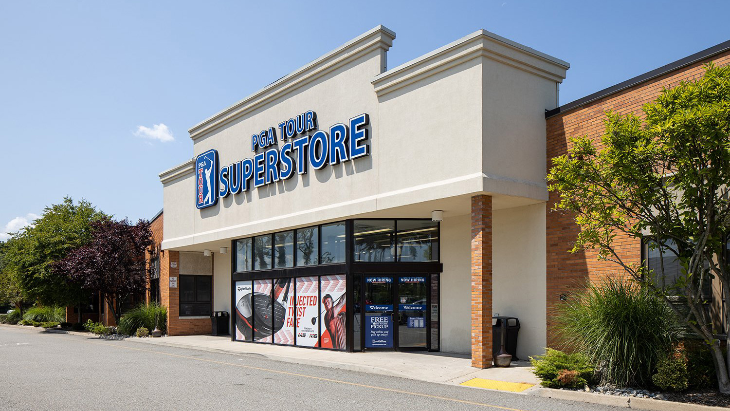 Paramus-Crossroads-pga-store